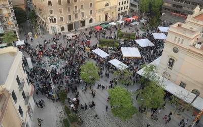La plaça del Doctor Robert duran el Sant Jordi de 2019 | Roger Benet 